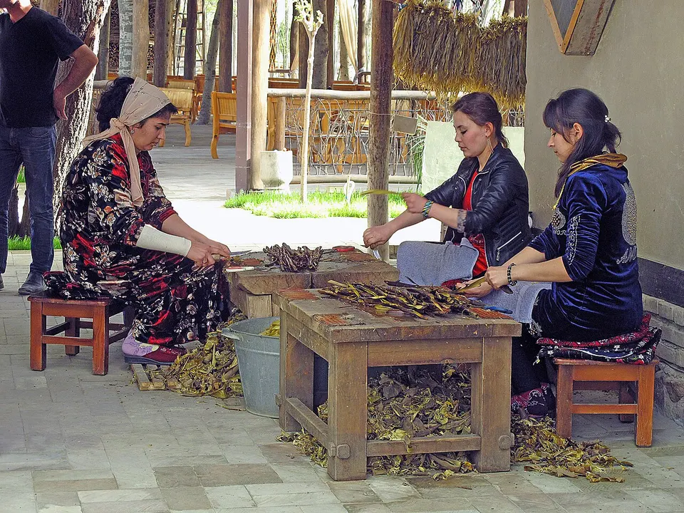 Конигил — Мерос цаасны үйлдвэр
