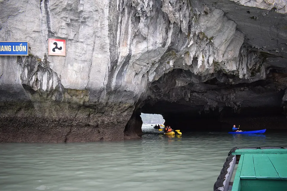 Luon Cave kayaking