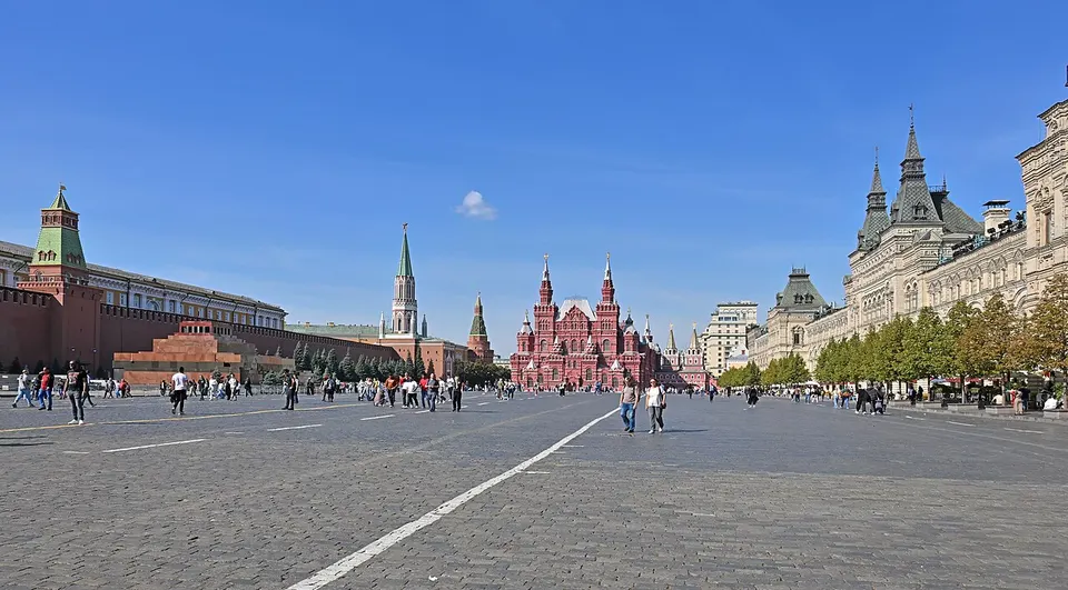 Улаан талбай ба ГУМ
