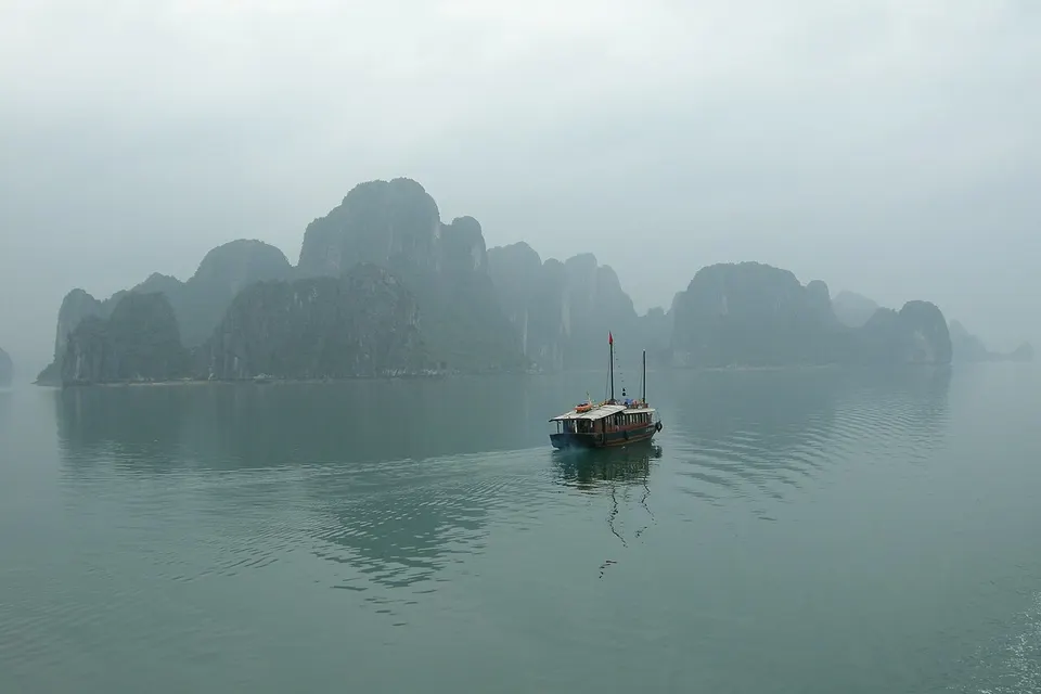 Ha Long Bay 5
