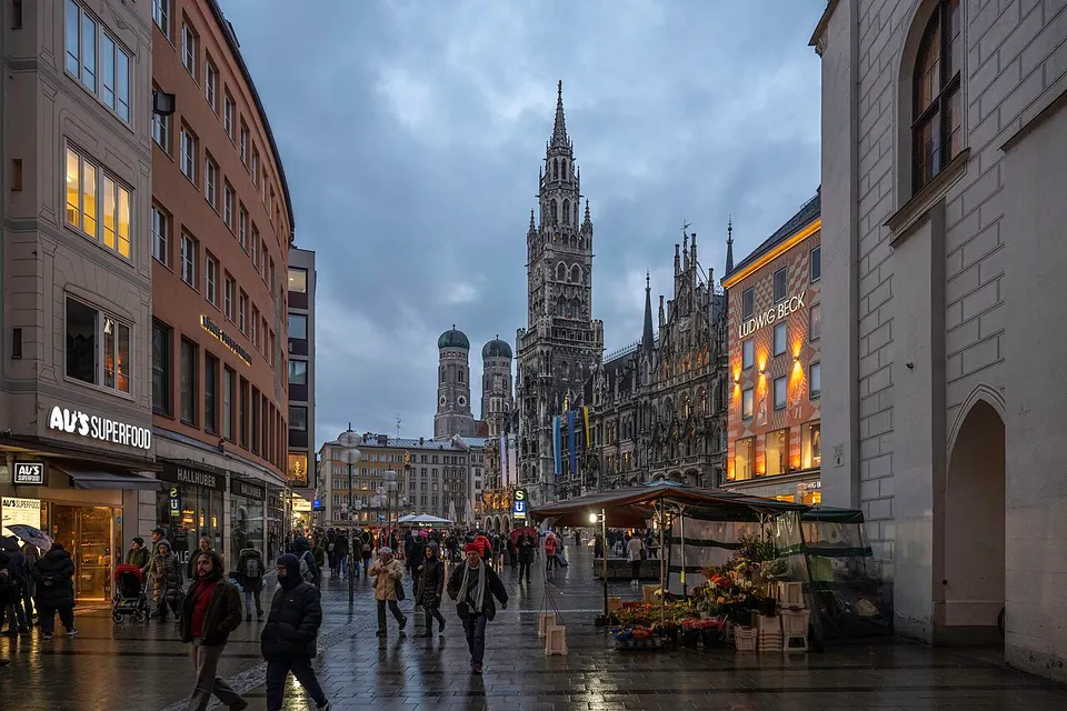 Marienplatz, the Glockenspiel and the Frauenkirche