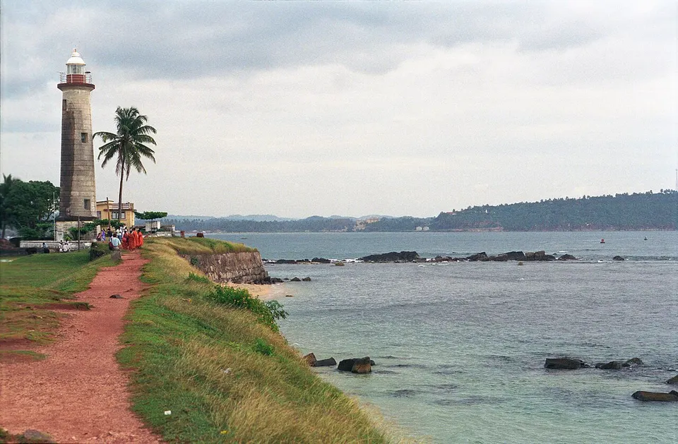 Galle Fort: ramparts and lighthouse